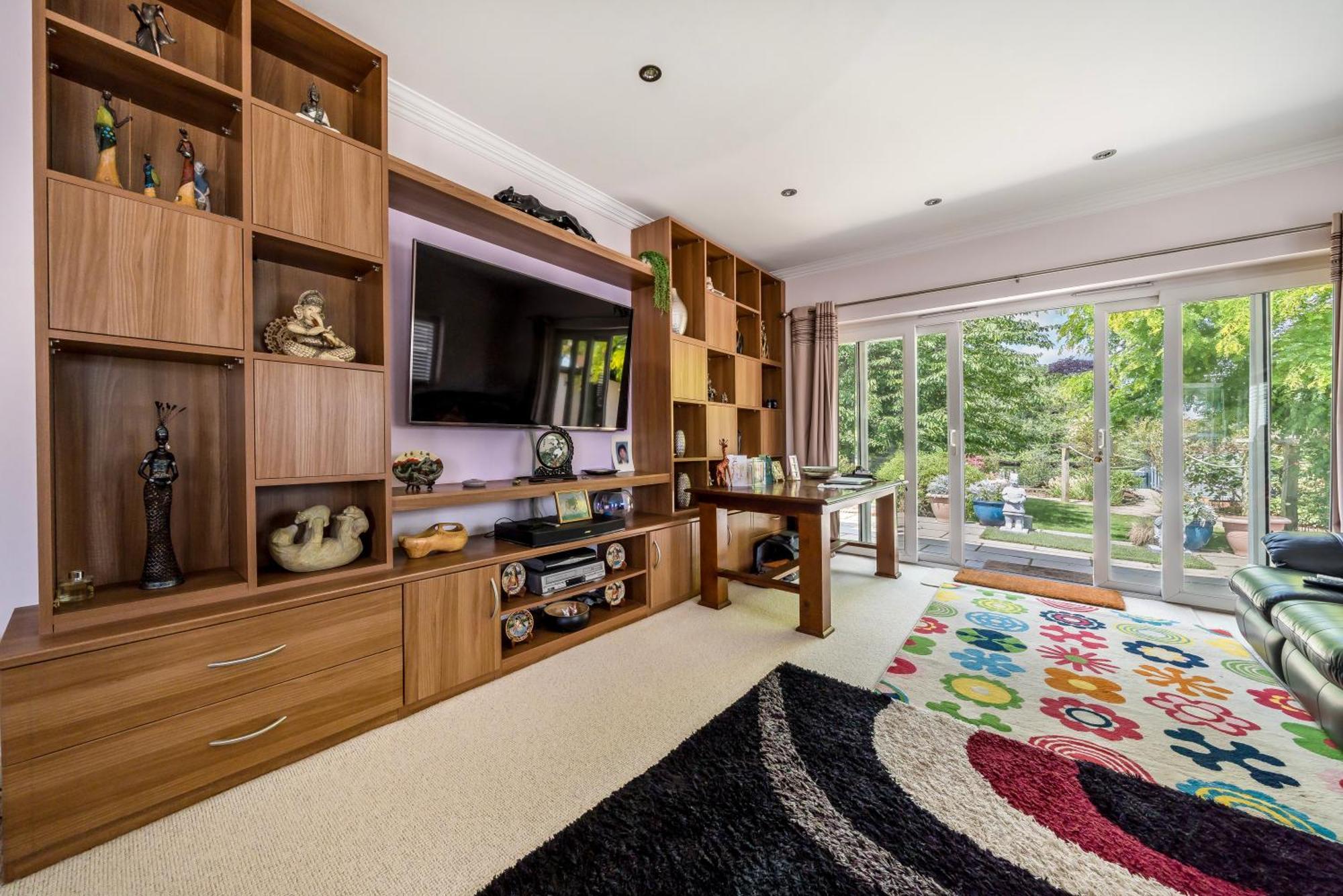 Privatunterkunft Cozy Double Bedroom In Stunning On River Thames - Near Thorpe Park/royal Holloway University/20mins From Heathrow Staines-upon-Thames